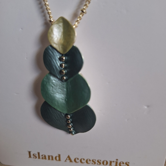 Oceana Trading Island Accessories 4 Leaf Green Pendant & Earrings Set - NEW - Picture 2 of 7